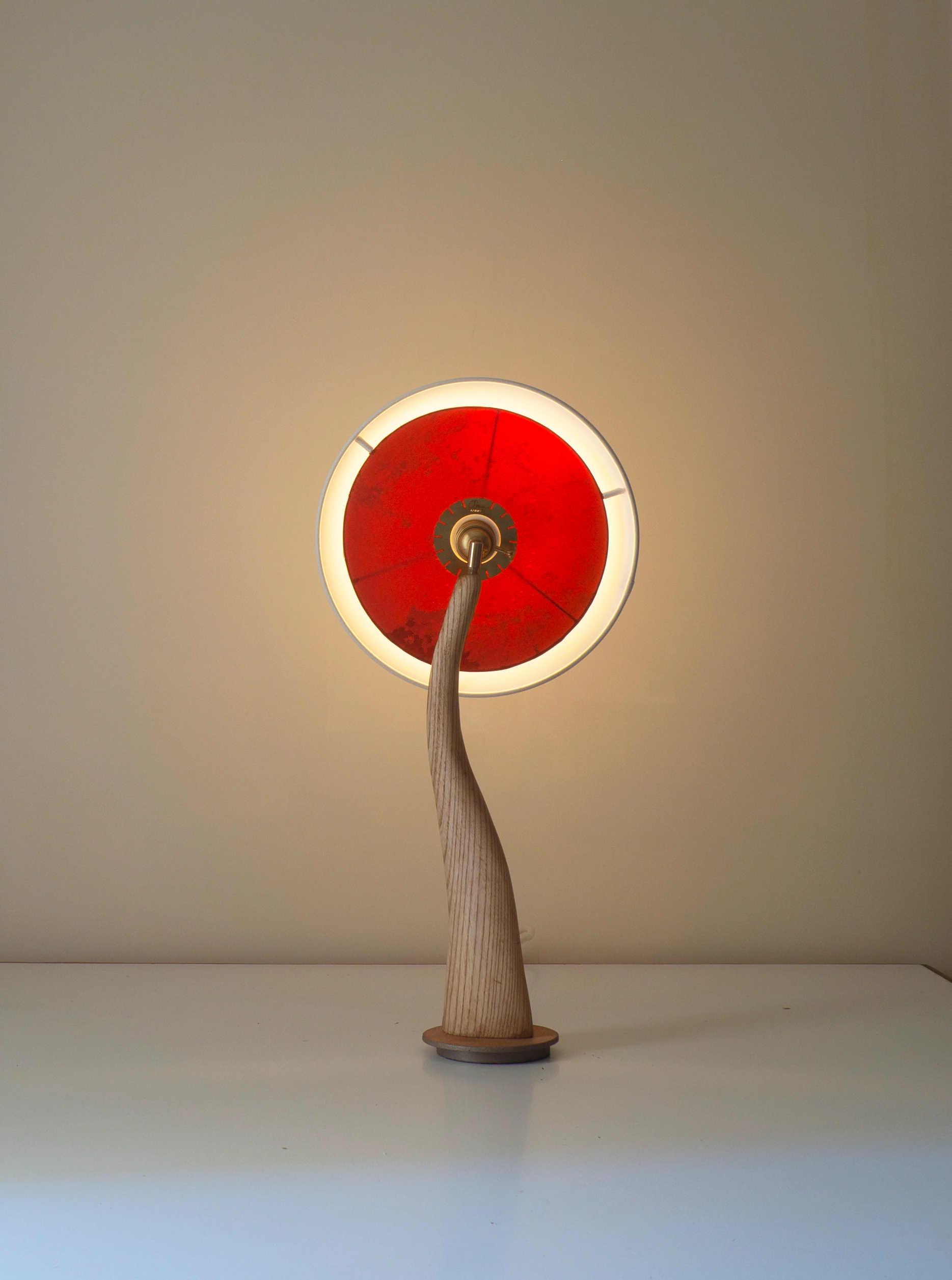 Madame Swo Mesa Mediano — OMA Light Design